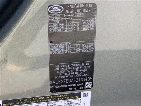 Certified 2025 Land Rover Defender 110 X-Dynamic SE image 28