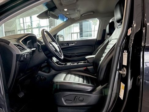 Used 2020 Ford Edge SEL image 16