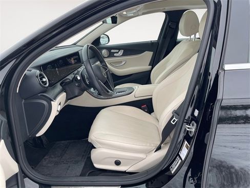 Used 2023 Mercedes-Benz E 350 4MATIC Sedan image 9