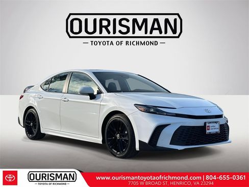 Certified 2025 Toyota Camry SE image 1