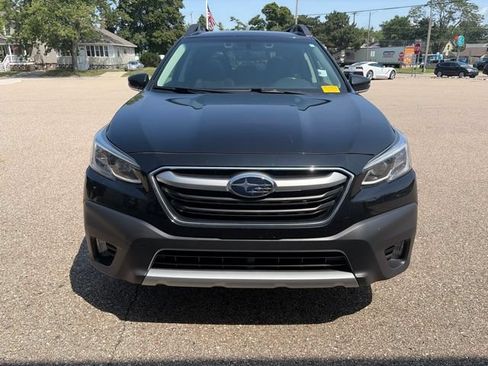 Used 2022 Subaru Outback Limited AWD/4WD image 1