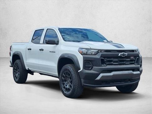 New 2026 Chevrolet Colorado Trail Boss w/ LPO, Hood Decal Package AWD/4WD image 7
