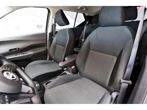 Certified 2025 Nissan Kicks Play S image 27