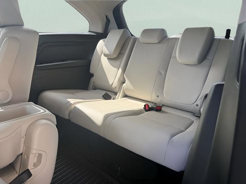 Certified 2026 Honda Odyssey EX-L image 12