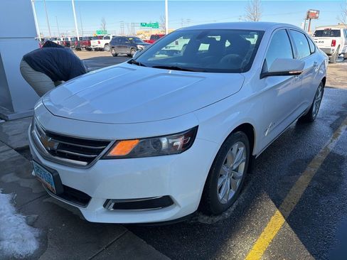 Used 2016 Chevrolet Impala LT w/ Convenience Package image 10