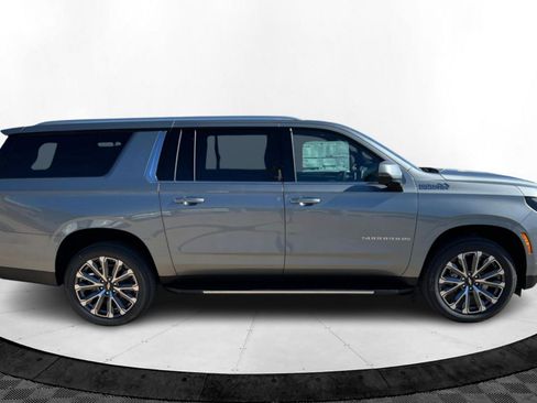 New 2026 Chevrolet Suburban High Country w/ Sun And Tow Package image 7