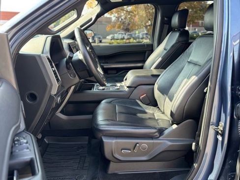 Used 2018 Ford Expedition XLT w/ Equipment Group 202A image 9