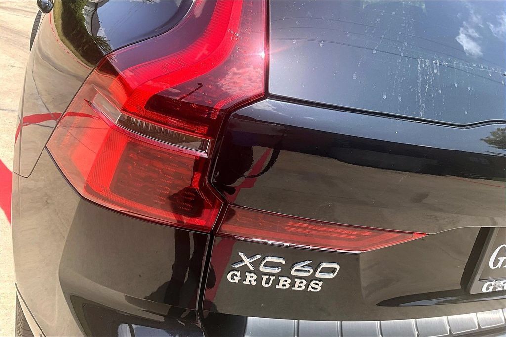 Certified 2026 Volvo XC60 B5 Plus AWD/4WD image 40