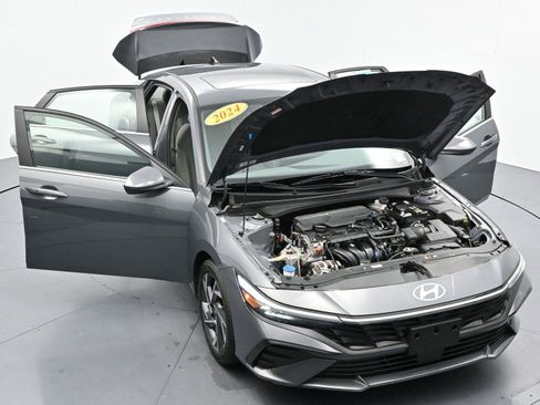 Used 2024 Hyundai Elantra SEL w/ Convenience Package FWD image 45