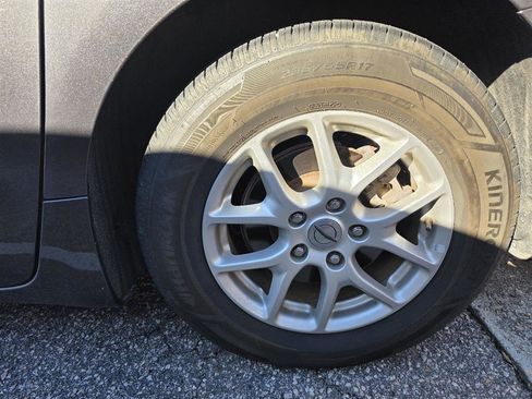 Used 2021 Chrysler Voyager Lxi image 4