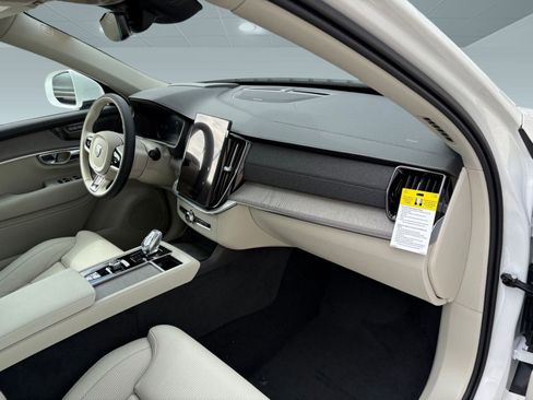 New 2026 Volvo XC90 B6 Ultra image 28