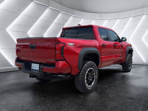 Used 2025 Toyota Tacoma TRD Off-Road AWD/4WD image 7