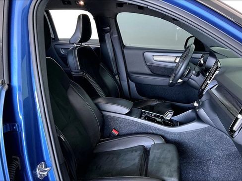 Used 2020 Volvo XC40 T5 R-Design AWD/4WD image 8