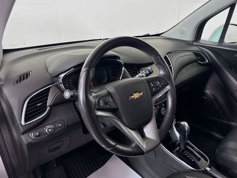 Used 2019 Chevrolet Trax Premier AWD/4WD image 11