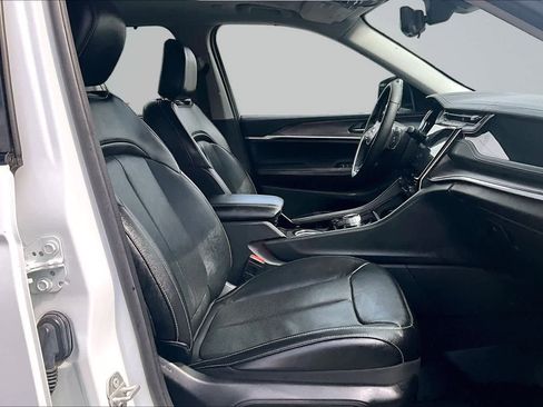 Used 2023 Jeep Grand Cherokee 4WD 4xe w/ Luxury Tech Group II image 14