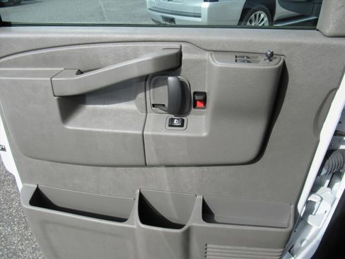 Used 2024 GMC Savana 2500 w/ Driver Convenience Package RWD image 19