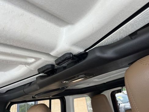 Used 2021 Jeep Wrangler Unlimited Sahara image 21