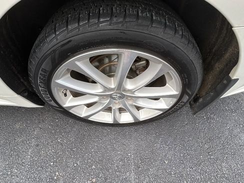 Used 2013 Toyota Avalon XLE Touring FWD image 39