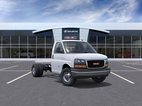 New 2026 GMC Savana 3500 w/ Power Convenience Package RWD image 29