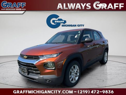 Used 2021 Chevrolet TrailBlazer LS FWD image 1