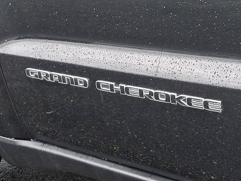 Used 2021 Jeep Grand Cherokee Laredo X AWD/4WD image 28
