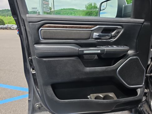 Used 2019 RAM 1500 Laramie AWD/4WD image 18