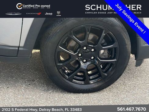Used 2022 Jeep Compass Latitude FWD image 9
