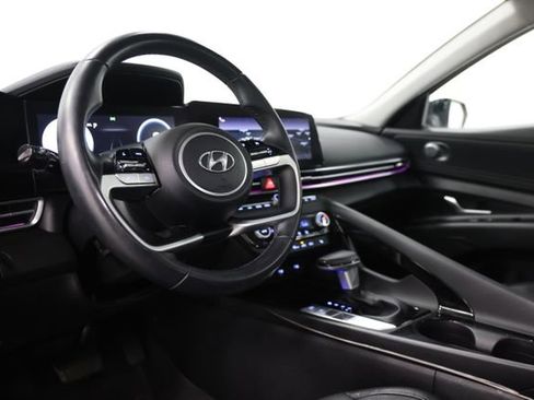 Used 2022 Hyundai Elantra Limited FWD image 20