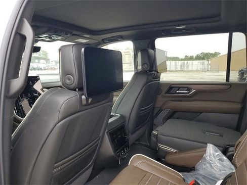 New 2026 GMC Yukon XL Denali Ultimate image 10