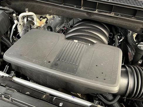 Used 2024 Chevrolet Tahoe Z71 w/ Luxury Package image 34