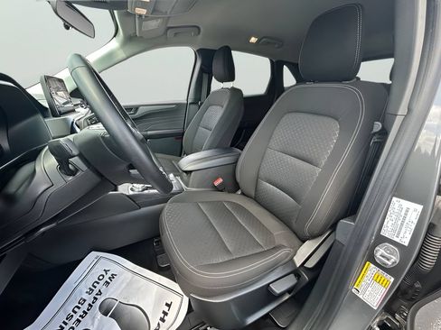 Used 2025 Ford Escape Active w/ Cold Weather Package AWD/4WD image 11