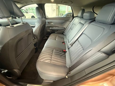 Used 2025 Nissan Ariya Platinum image 24