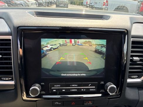 Used 2023 Nissan Frontier SV w/ Tow Package AWD/4WD image 18