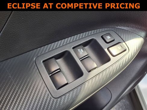 Used 2025 Mitsubishi Eclipse Cross AWD image 12