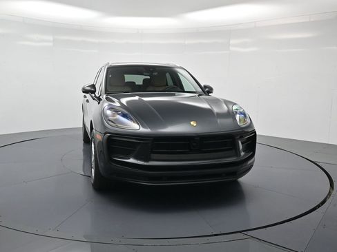 Used 2026 Porsche Macan image 33