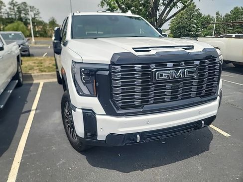 Used 2025 GMC Sierra 2500 Denali Ultimate AWD/4WD image 11