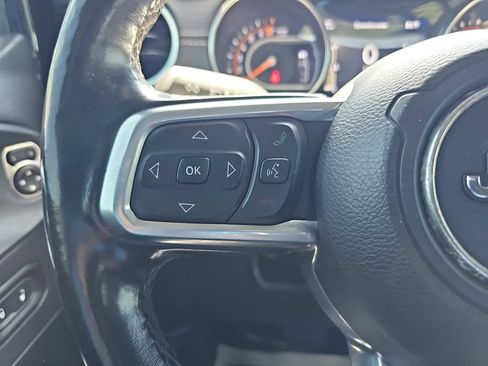 Used 2020 Jeep Gladiator Overland AWD/4WD image 17