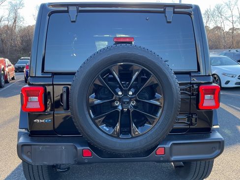 Used 2021 Jeep Wrangler Unlimited Sahara w/ Cold Weather Group image 6