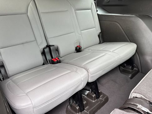 Used 2024 Chevrolet Tahoe LT AWD/4WD image 18