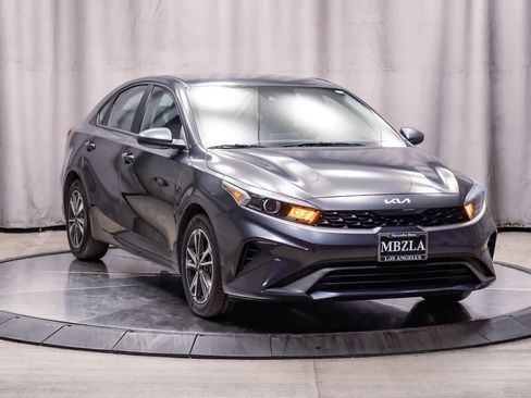 Used 2023 Kia Forte LXS image 5