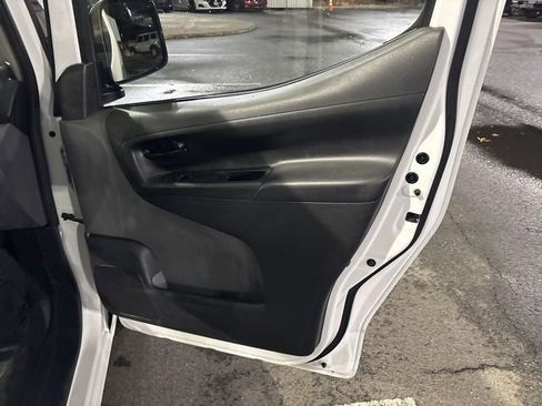 Used 2015 Nissan NV200 S w/ Cruise Control Package image 19