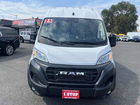 Used 2025 RAM ProMaster 2500 w/ Convenience Group FWD image 2