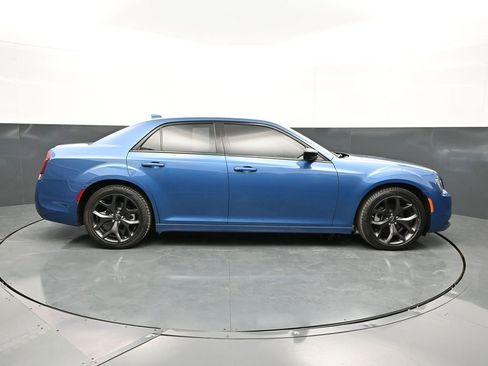Used 2023 Chrysler 300 Touring w/ Sport Appearance Package RWD image 4