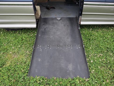 Used 2002 Ford Windstar SEL FWD image 24