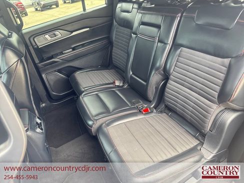 Used 2025 Ford Explorer ST-Line w/ ST-Line Street Pack AWD/4WD image 22