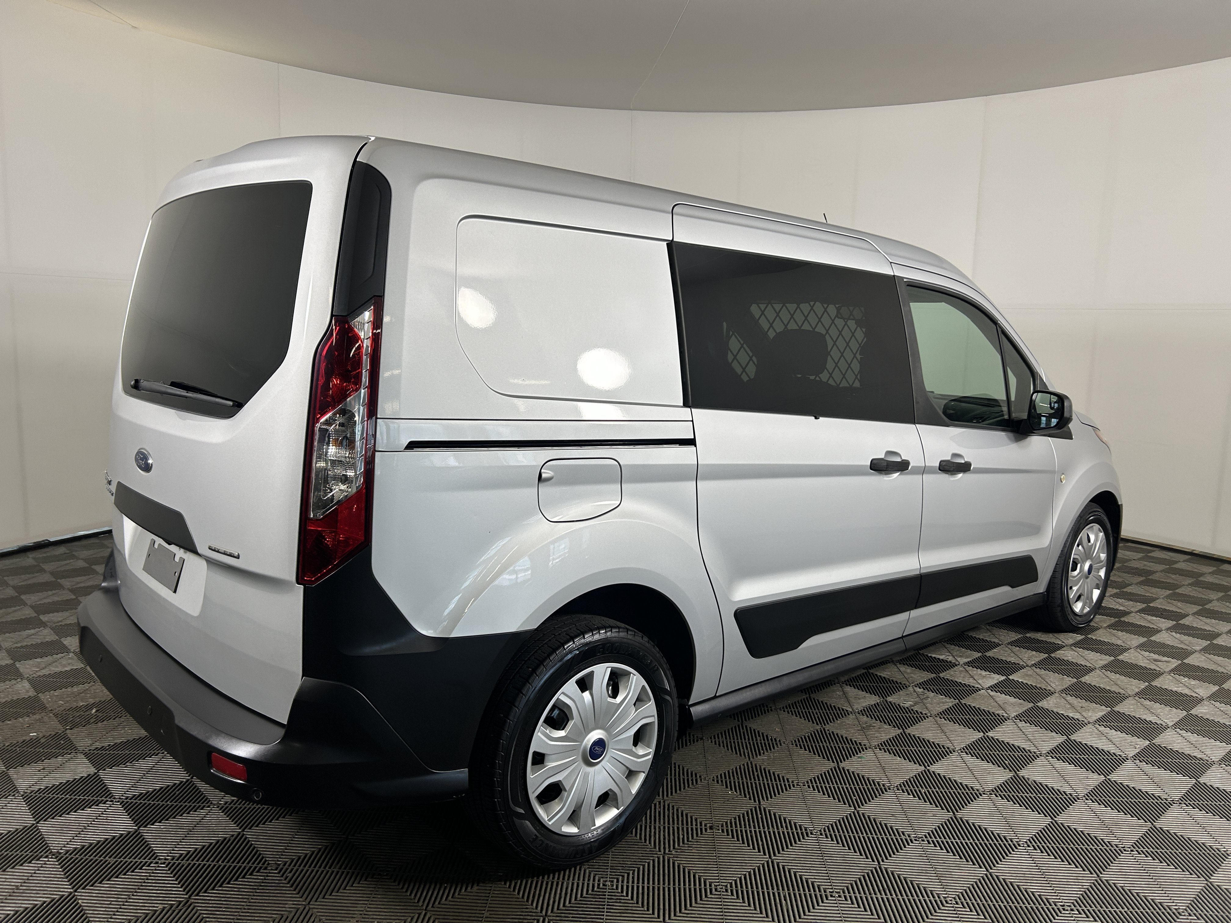 Used 2020 Ford Transit Connect XL FWD image 4