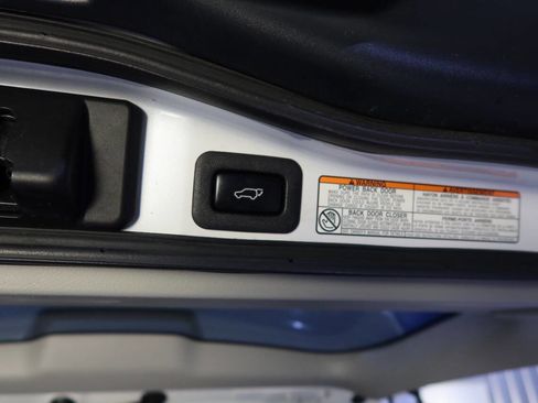 Used 2017 Lexus LX 570 4WD image 29