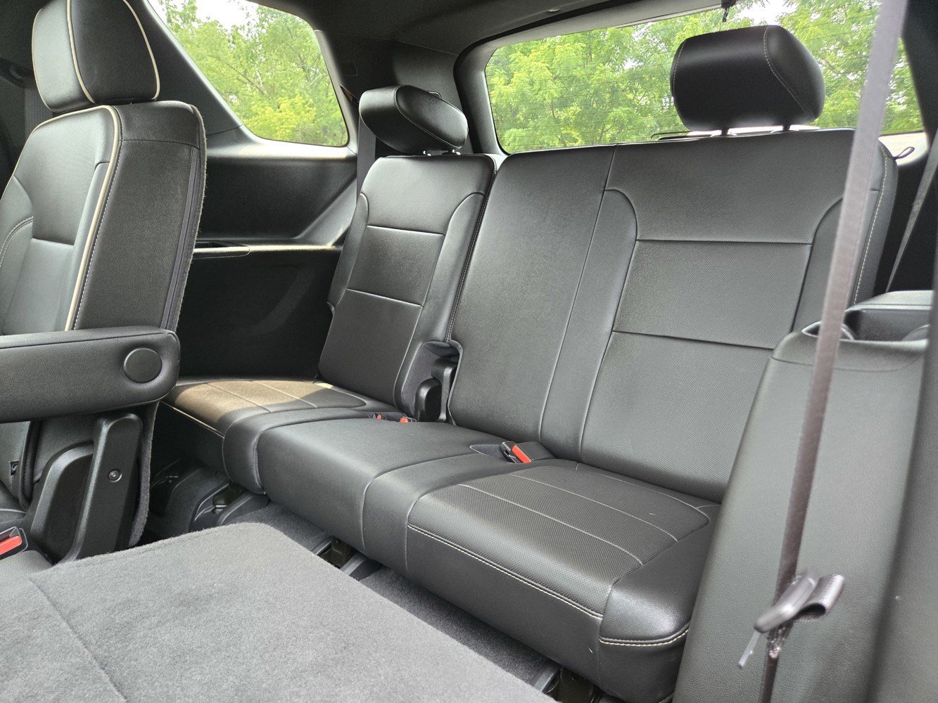 Used 2023 Chevrolet Traverse Premier AWD/4WD image 33