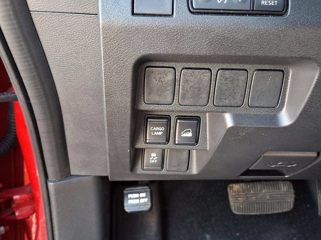 Used 2024 Nissan Frontier SV AWD/4WD image 27