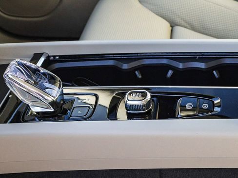 New 2026 Volvo XC60 T8 Ultra w/ Climate Package image 30